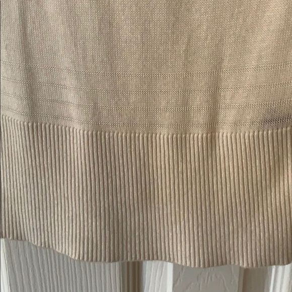 White house black market XS white sweater top - Picture 3 of 4